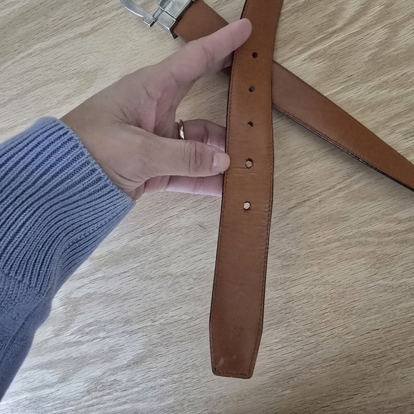 Salvatore Ferragamos Made in Italy Brown Suede Leather Belt - Picture 7 of 10